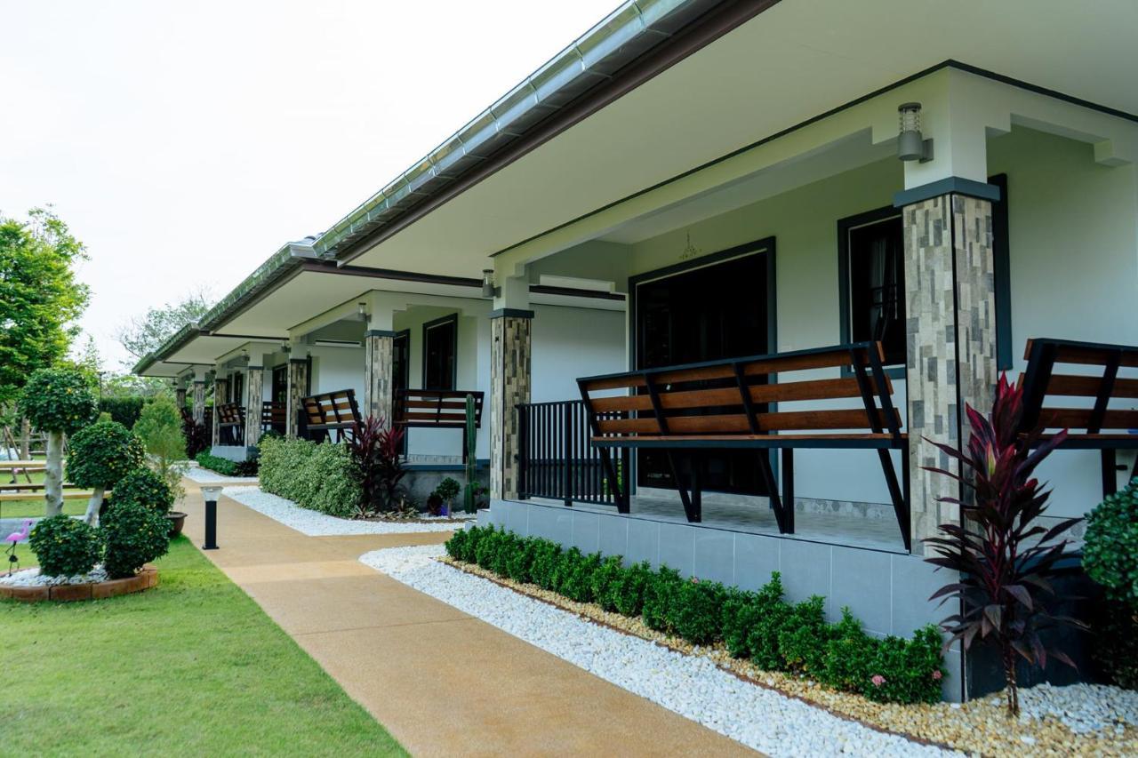 Thai Smile Resort Районг Екстериор снимка